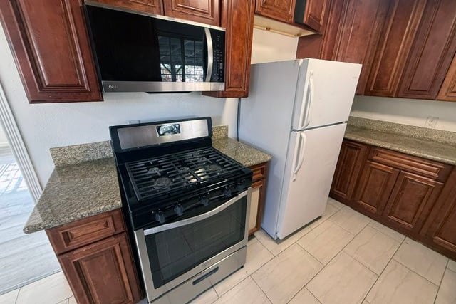 45320 Kingtree, Lancaster, CA 93534 — photo 6 of 23