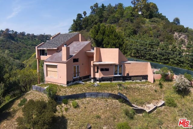 3025 Benedict Canyon Drive, Beverly Hills, CA 90210 — photo 3 of 7