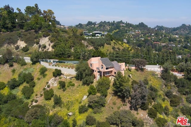 3025 Benedict Canyon Drive, Beverly Hills, CA 90210 — photo 4 of 7