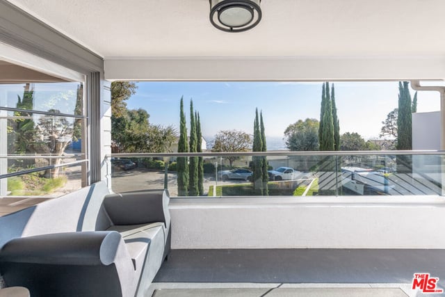 8501 Hedges Place, Los Angeles, CA 90069 — photo 3 of 26