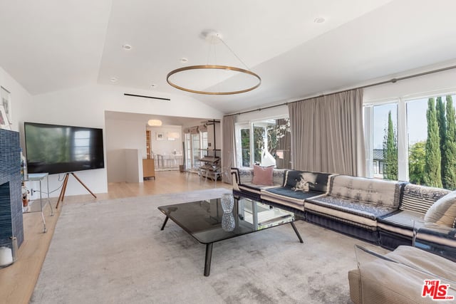 8501 Hedges Place, Los Angeles, CA 90069 — photo 9 of 26
