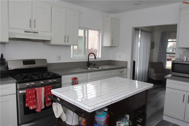 818 S Sloan, Compton, CA 90221 — photo 3 of 9