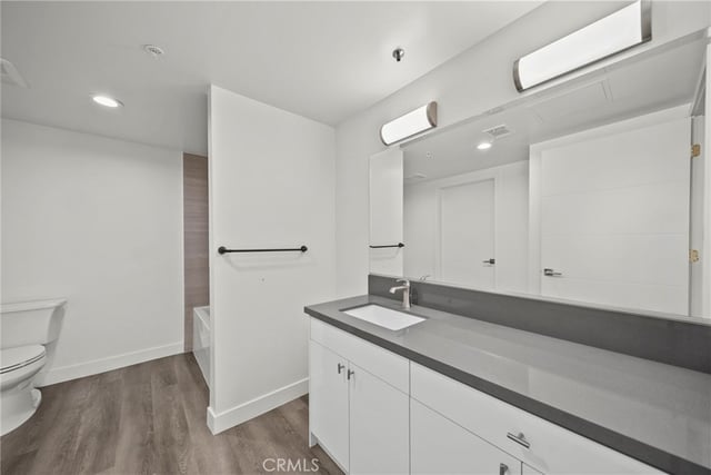 900 S Kenmore Avenue 504, Los Angeles, CA 90006 — photo 20 of 30