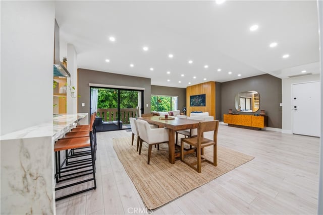 832 Palm Avenue 201, West Hollywood, CA 90069 — photo 4 of 22