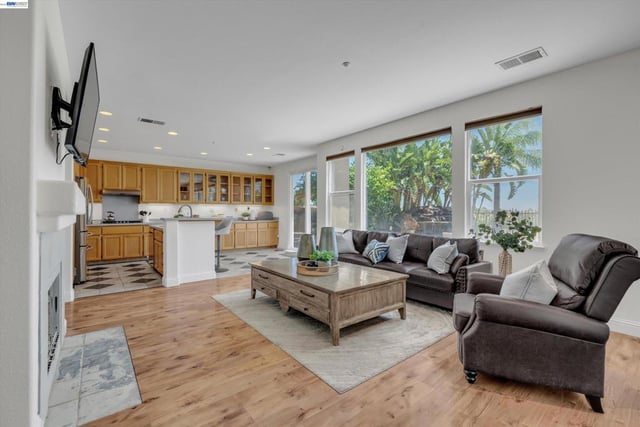 281 W Country Club Dr, Brentwood, CA 94513 — photo 10 of 49