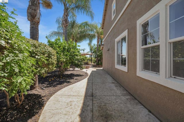 281 W Country Club Dr, Brentwood, CA 94513 — photo 36 of 49