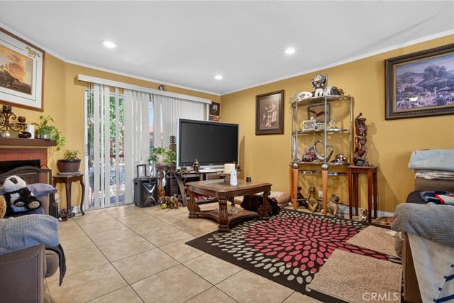14287 foothill Boulevard 14, Sylmar, CA 91342 — photo 3 of 29