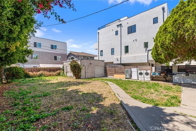 4458 Maplewood Avenue, Los Angeles, CA 90004 — photo 30 of 38