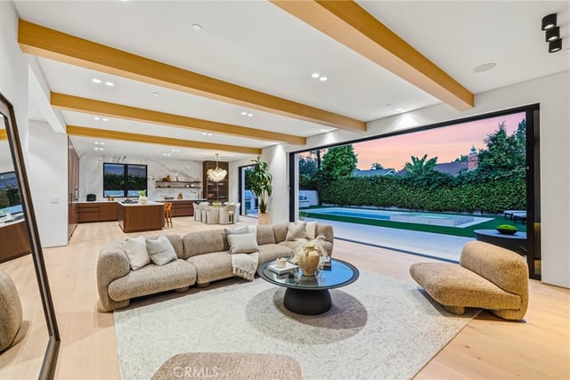 4900 Valjean, Encino, CA 91436 — photo 12 of 47