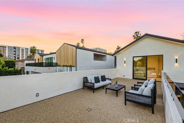 4900 Valjean, Encino, CA 91436 — photo 22 of 47