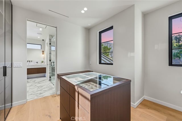 4900 Valjean, Encino, CA 91436 — photo 30 of 47