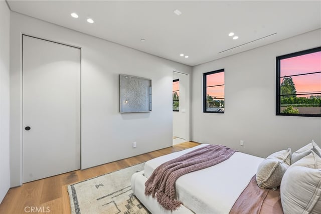 4900 Valjean, Encino, CA 91436 — photo 38 of 47
