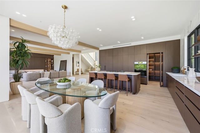 4900 Valjean, Encino, CA 91436 — photo 7 of 47