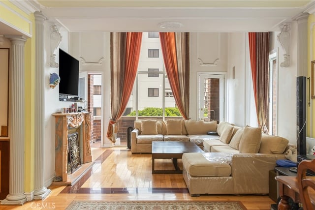 10550 Wilshire Boulevard 302, Los Angeles, CA 90024 — photo 12 of 50