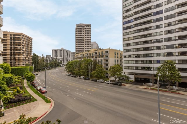 10550 Wilshire Boulevard 302, Los Angeles, CA 90024 — photo 20 of 50