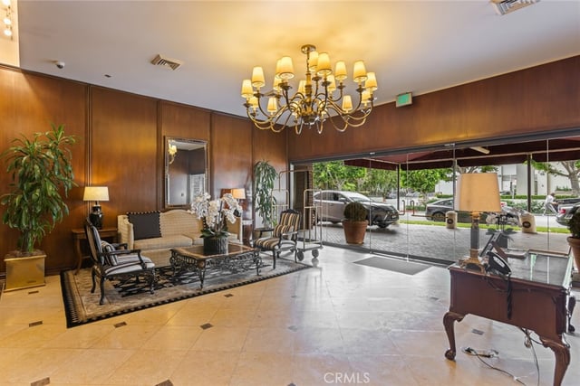 10550 Wilshire Boulevard 302, Los Angeles, CA 90024 — photo 3 of 50