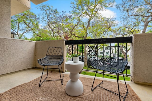 423 N Palm 108, Beverly Hills, CA 90210 — photo 13 of 41