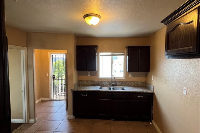 207 W 85TH PLACE, Los Angeles, CA 90003 — photo 18 of 26
