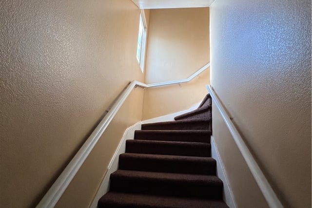 207 W 85TH PLACE, Los Angeles, CA 90003 — photo 6 of 26