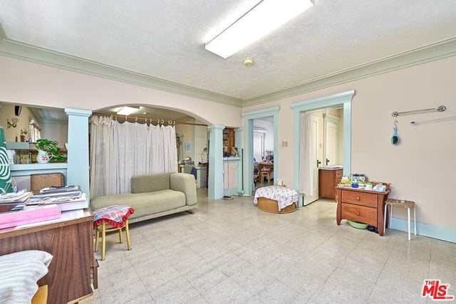 1522 Crenshaw Boulevard, Los Angeles, CA 90019 — photo 8 of 23