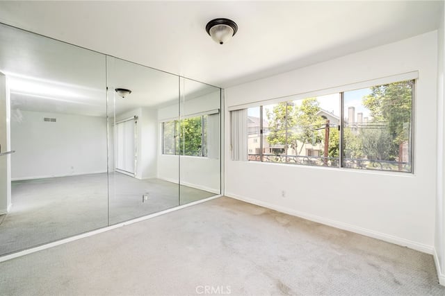 972 E California 202, Pasadena, CA 91106 — photo 9 of 32