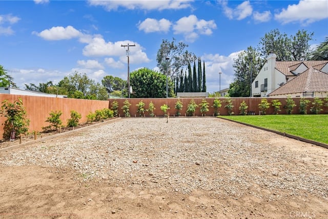 802 Michigan Boulevard, Pasadena, CA 91107 — photo 18 of 72