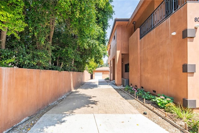 802 Michigan Boulevard, Pasadena, CA 91107 — photo 21 of 72