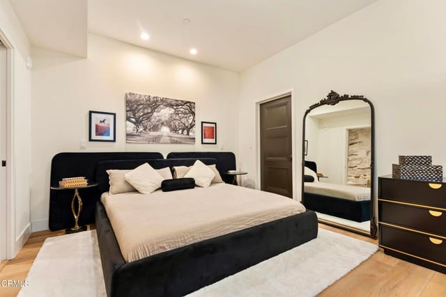 139 S Oak Knoll Avenue 403, Pasadena, CA 91101 — photo 13 of 30