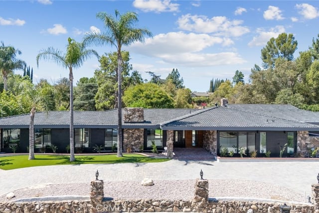 16417 Knollwood Drive, Granada Hills, CA 91344 — photo 3 of 64