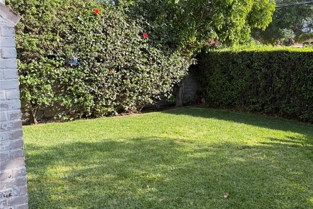 10322 Rincon Avenue, Pacoima, CA 91331 — photo 11 of 33