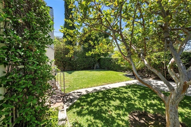 10322 Rincon Avenue, Pacoima, CA 91331 — photo 13 of 33