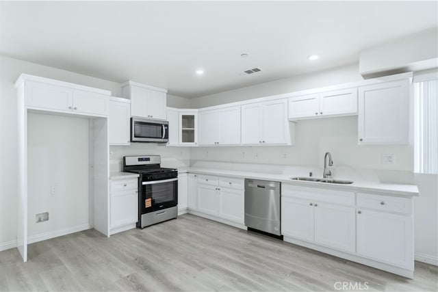 6919 S Menlo, Los Angeles, CA 90044 — photo 9 of 25