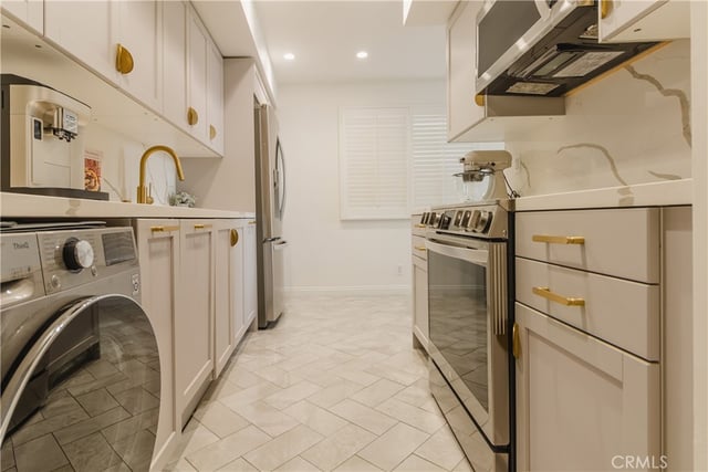 7250 Franklin Avenue 1008, Los Angeles, CA 90046 — photo 10 of 35