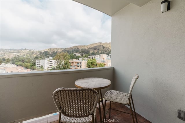 7250 Franklin Avenue 1008, Los Angeles, CA 90046 — photo 17 of 35
