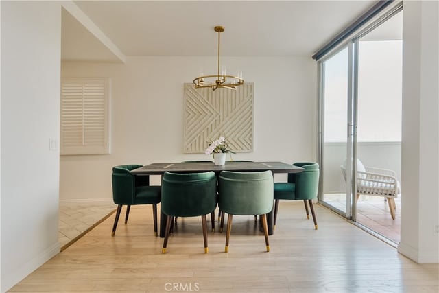 7250 Franklin Avenue 1008, Los Angeles, CA 90046 — photo 4 of 35