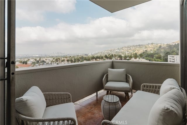 7250 Franklin Avenue 1008, Los Angeles, CA 90046 — photo 6 of 35