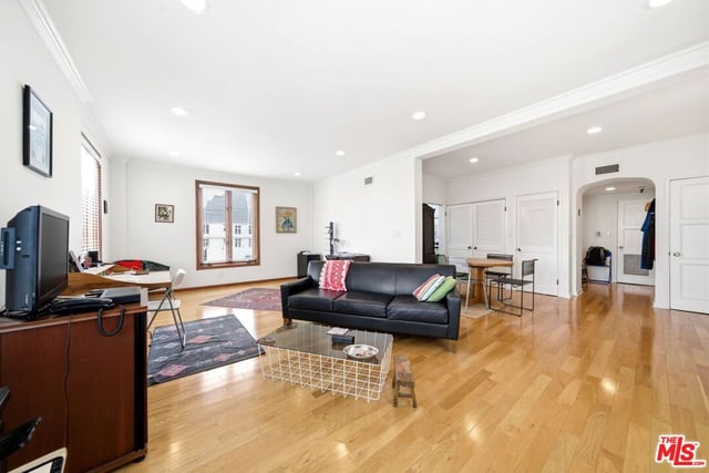 1424 N Crescent Heights Boulevard 49, West Hollywood, CA 90046 — photo 15 of 43