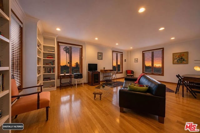 1424 N Crescent Heights Boulevard 49, West Hollywood, CA 90046 — photo 3 of 43