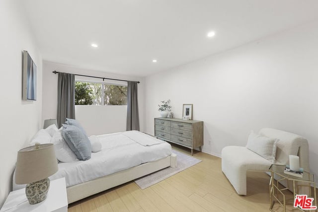 532 N Rossmore Avenue 203, Los Angeles, CA 90004 — photo 12 of 33