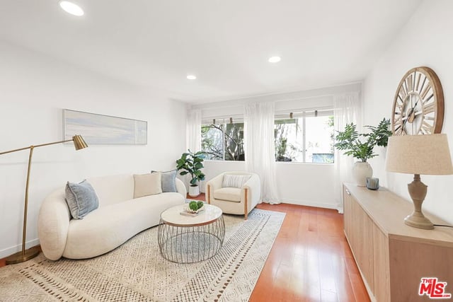 532 N Rossmore Avenue 203, Los Angeles, CA 90004 — photo 2 of 33