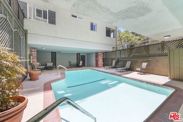 532 N Rossmore Avenue 203, Los Angeles, CA 90004 — photo 20 of 33