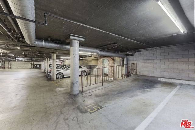 532 N Rossmore Avenue 203, Los Angeles, CA 90004 — photo 24 of 33