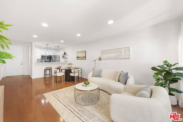 532 N Rossmore Avenue 203, Los Angeles, CA 90004 — photo 5 of 33