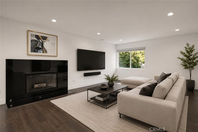 5952 Maury Avenue, Woodland Hills, CA 91367 — photo 7 of 11
