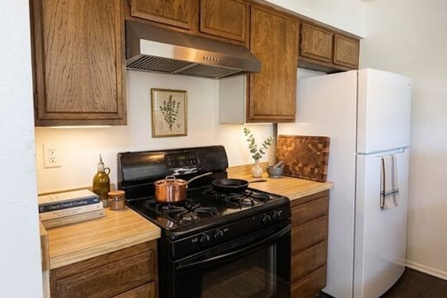 8221 Langdon Avenue 204, Van Nuys, CA 91406 — photo 23 of 28