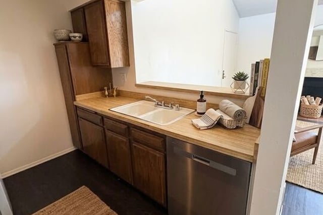 8221 Langdon Avenue 204, Van Nuys, CA 91406 — photo 24 of 28
