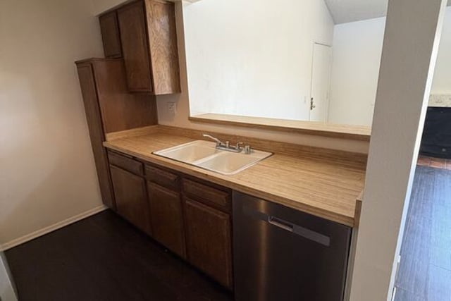 8221 Langdon Avenue 204, Van Nuys, CA 91406 — photo 7 of 28