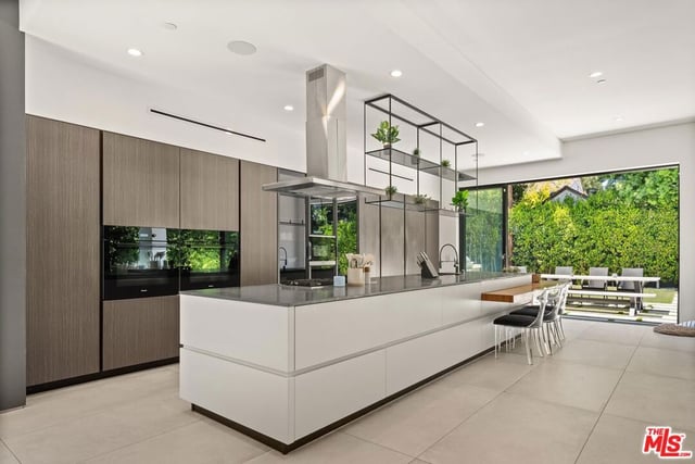 4527 Simpson Avenue, Studio City, CA 91607 — photo 5 of 34