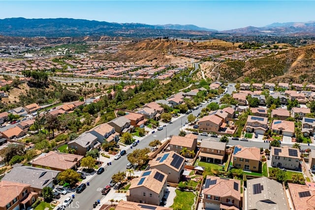 20251 Dorothy, Saugus, CA 91350 — photo 37 of 40