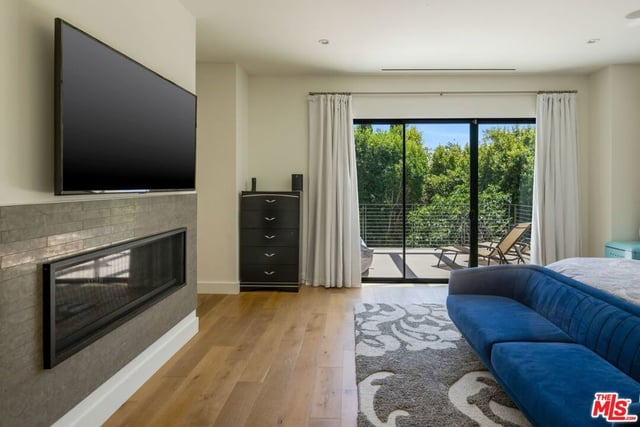 734 N Spaulding Avenue, Los Angeles, CA 90046 — photo 11 of 18